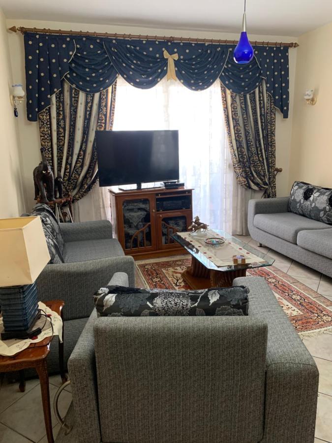 Christina'S House With 2 Bedrooms And Free Parking Gjirokastër Eksteriør bilde